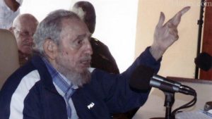 El dictador Fidel Castro critica a Estados Unidos en una carta