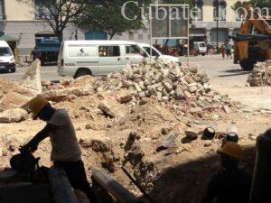 Una rotura eléctrica daña los cables soterrados en Centro Habana