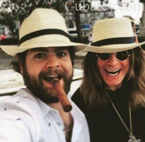 Ozzy Osbourne visita a Cuba con su hijo