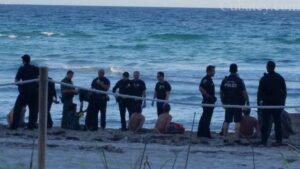 Policía disparó con taser a balsero que llegó a playa de Hollywood