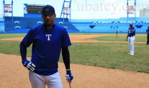 New York Yankees interesados en el pelotero cubano Yulieski Gurriel