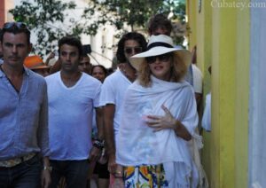 Madonna se pasea por las calles de La Habana Vieja 1 Madonna se pasea por las calles de La Habana Vieja