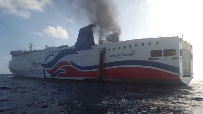 Más de 500 pasajeros evacuados tras incendio en un crucero cerca de Puerto Rico