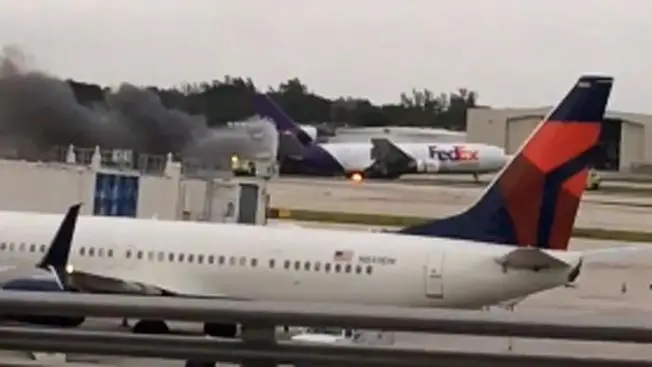 Avión de FedEx se incendia al aterrizar en Aeropuerto de Fort Lauderdale