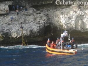 Rescatan a 14 migrantes cubanos varados en isla de Monito, Puerto Rico 1 guardia-costera-isla-mona-puerto-rico